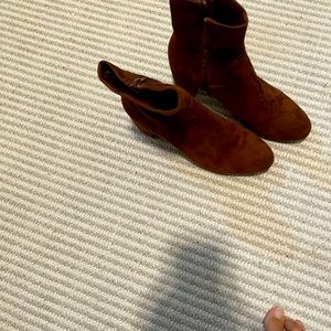 CuteOld Navy Reddish  brown suede boots